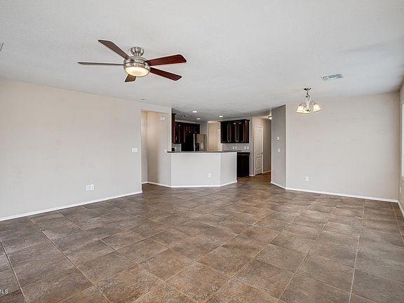 3rd image of 882 E Kelsi Ave