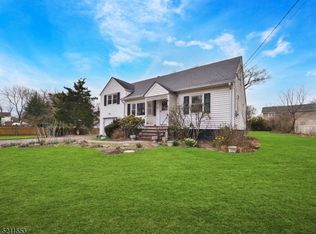 31 Colville Rd, Wayne, NJ 07470