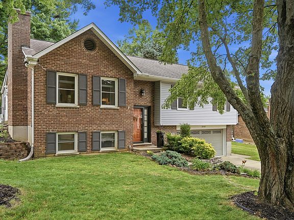 3rd image of 3123 Royal Windsor Dr