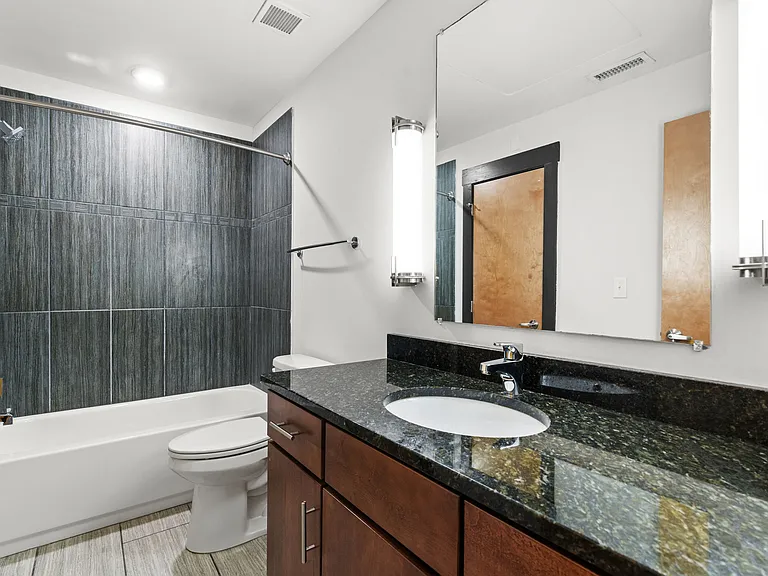 8th and Main - All Utilities Included — Photo 14