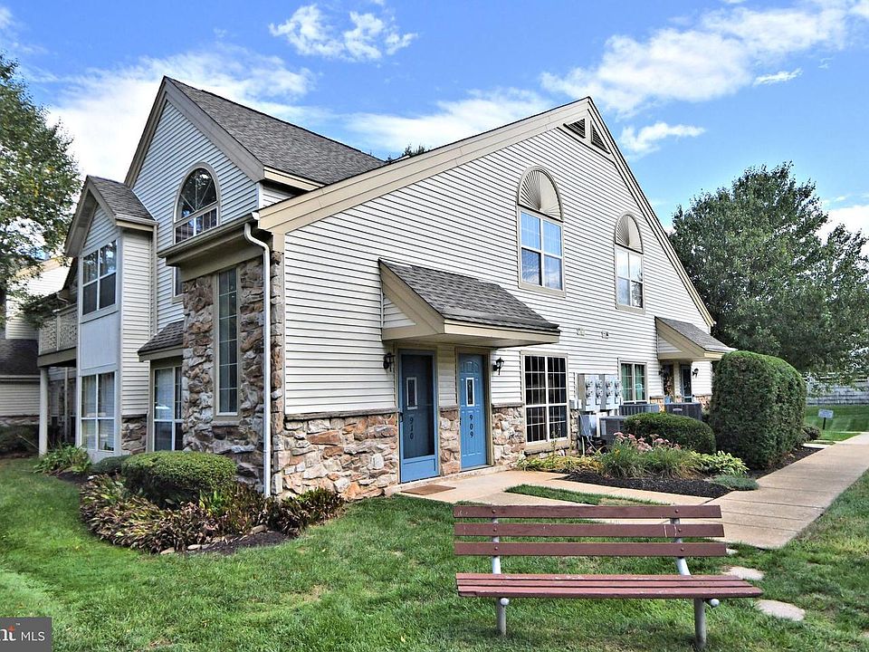 1st image of 909 Foxmeadow Dr