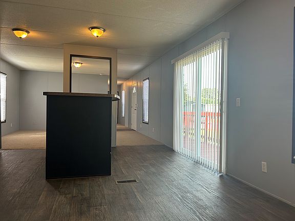 4th image of 811 Robin Nest Way #12