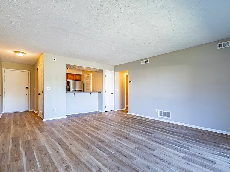 Emberwood Apartments — Photo 4