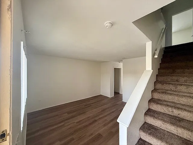 Yucca Apartments — Photo 3