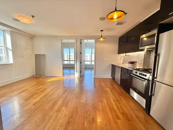 880 Dekalb Avenue image 1 of 18