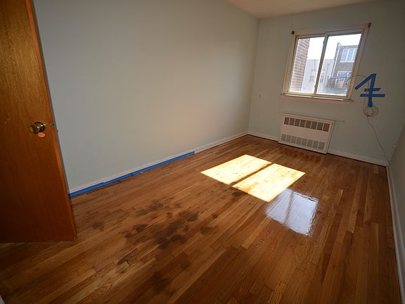 4th image of 23-19 41st St #3