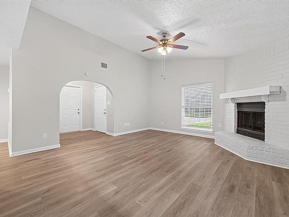 3rd image of 3319 Abbey Field Ln