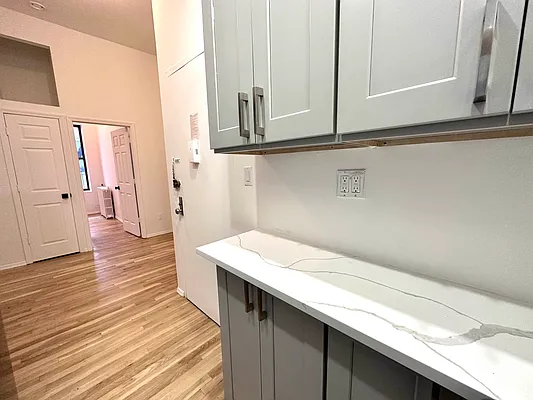 Rented by J PRESTON AND ASSOCIATES INC | media 7