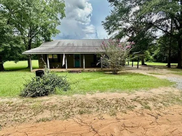 2911 Paradise Cir, Donalsonville, GA 39845