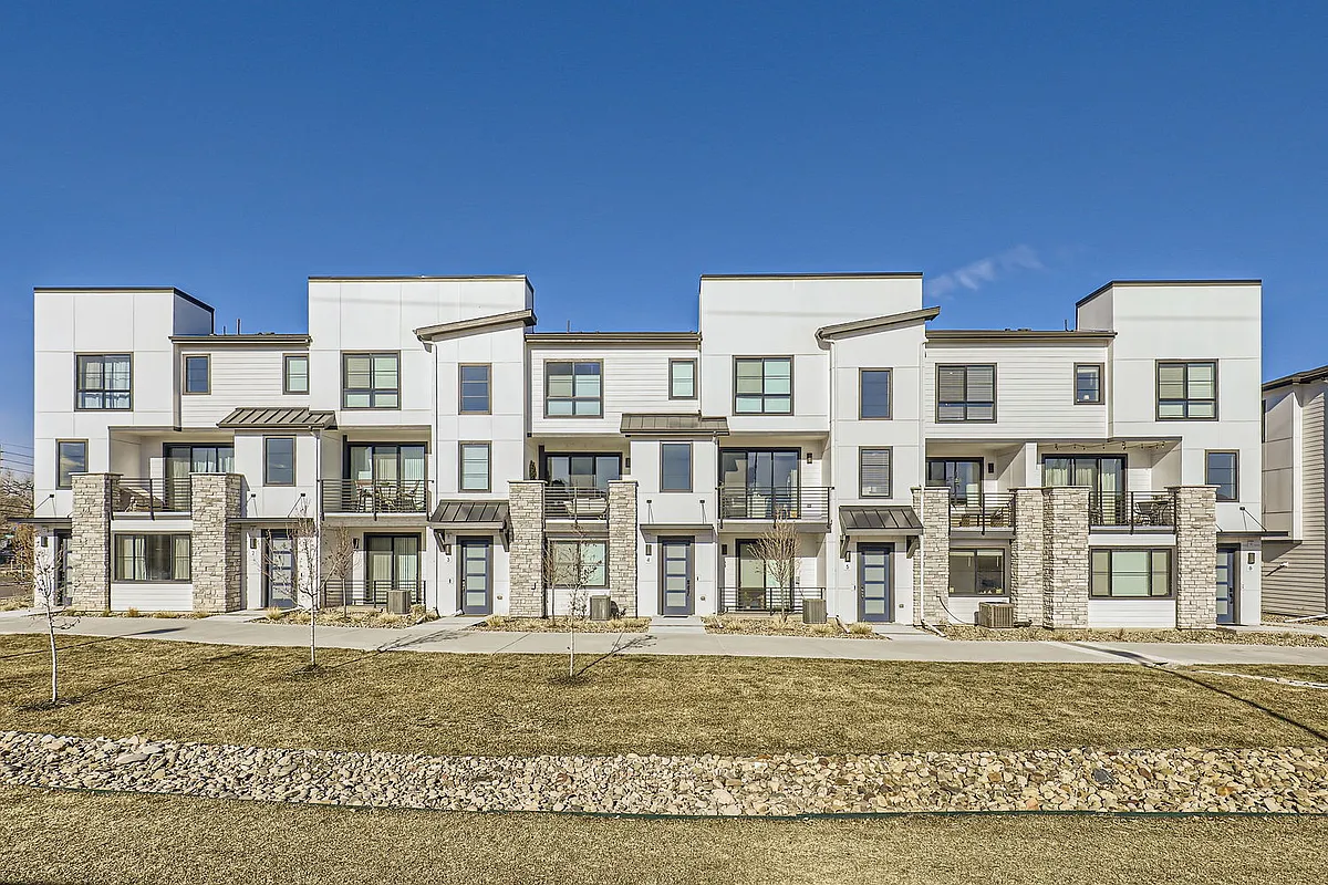 Building Photo - 2074 S Holly St #5