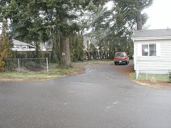 Parking for 3 cars +