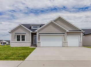 4671 180th St, Waukee, IA 50263