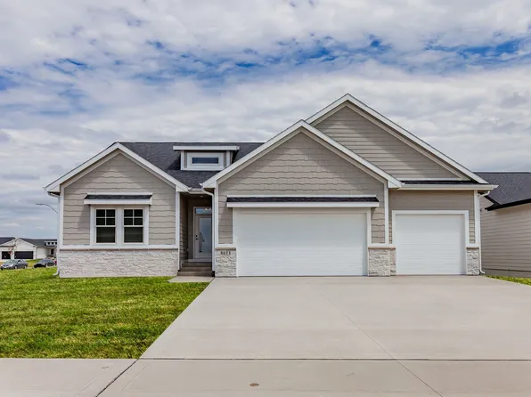 4671 180th St, Waukee, IA 50263