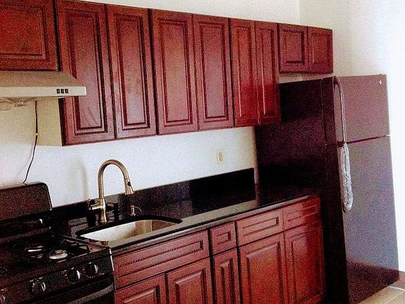 3rd image of 1101 Forest Ave APT 3