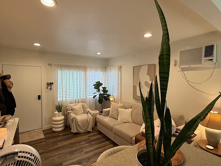 6726 1/2 E Marcelle St — Photo 1