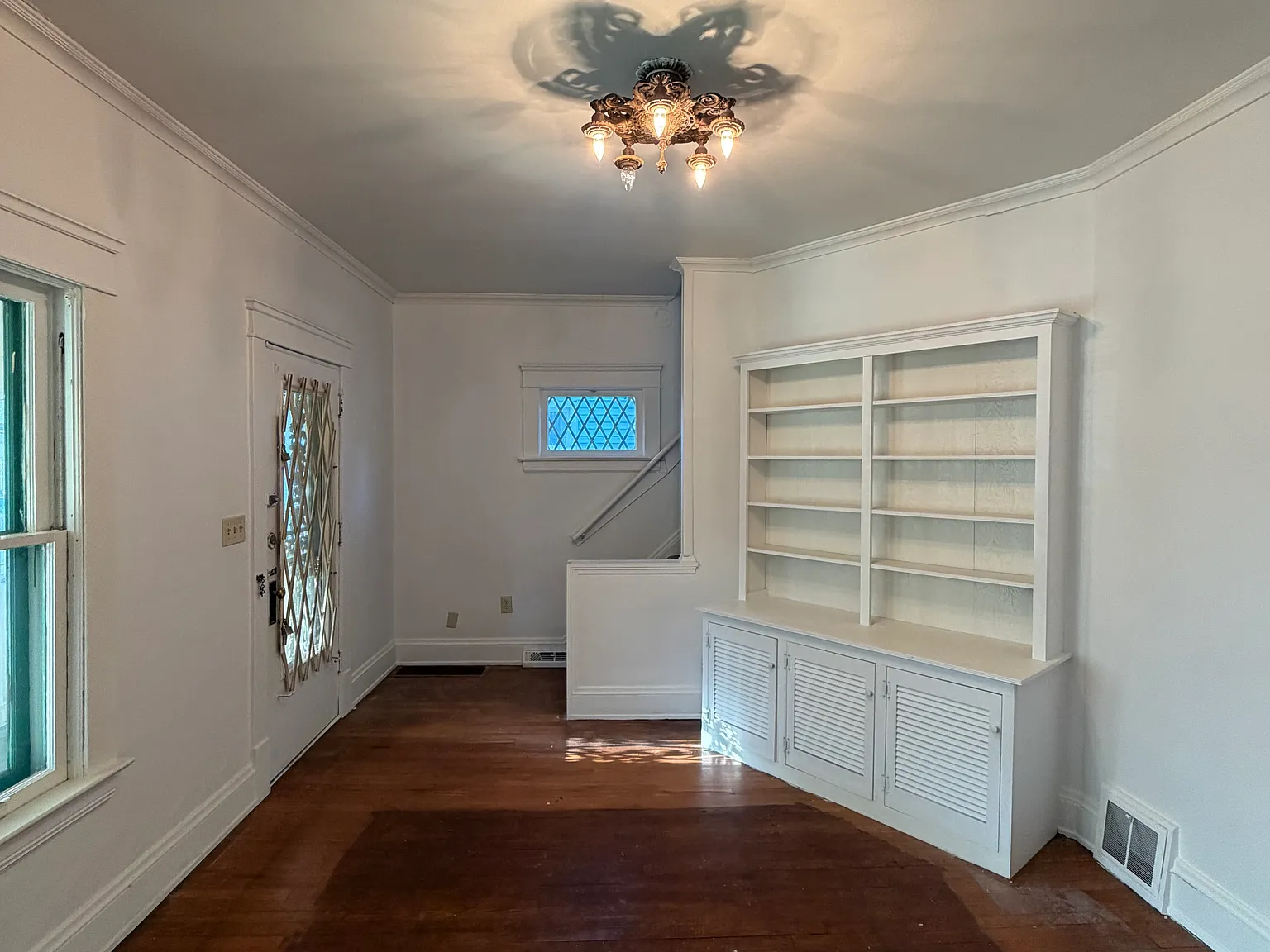 4 bed, 1094 sqft, $1,400 — Photo 2