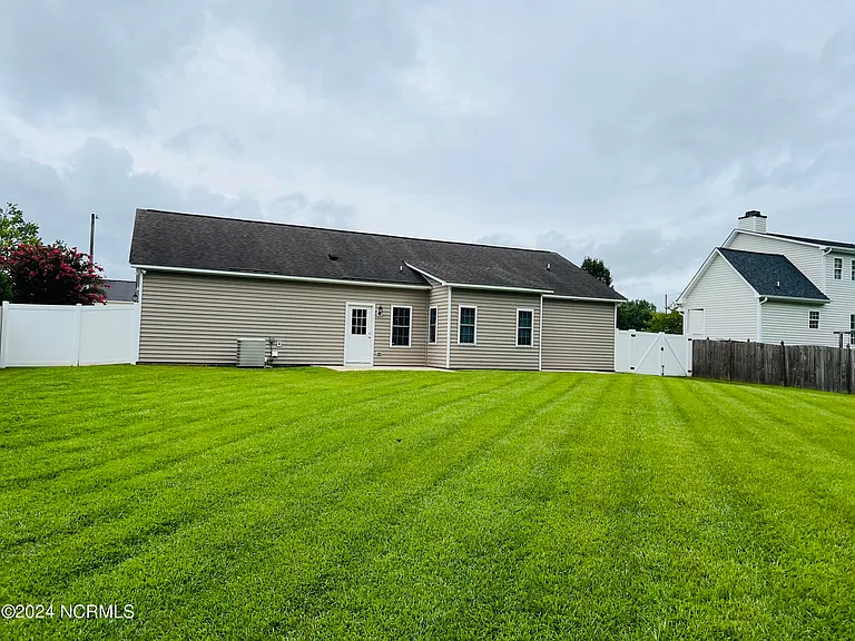 431 Branchwood Dr — Photo 29