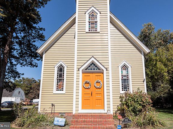 4th image of 302 Railroad Ave