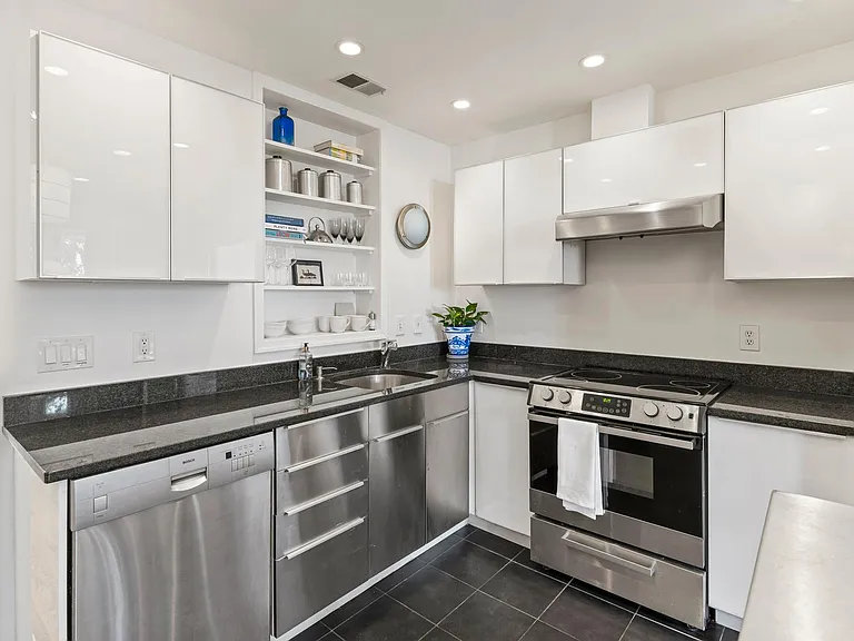 1829 5th St NW #Penthouse 3 — Photo 37