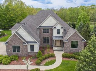 7460 Royal Portrush Dr, Solon, OH 44139