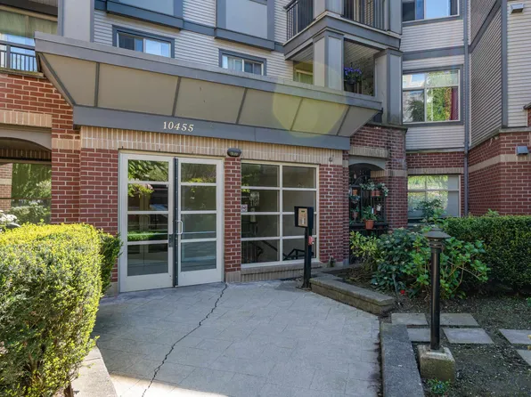 10455 University Dr #402, Surrey, BC V3T 0A5