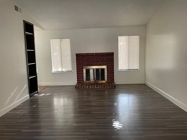 1025 Barnett Way #24 — Photo 1