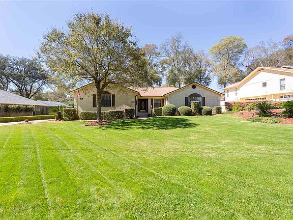 4th image of 8743 Thunderbird Dr
