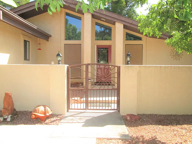 225 Kaibab Way — Photo 2