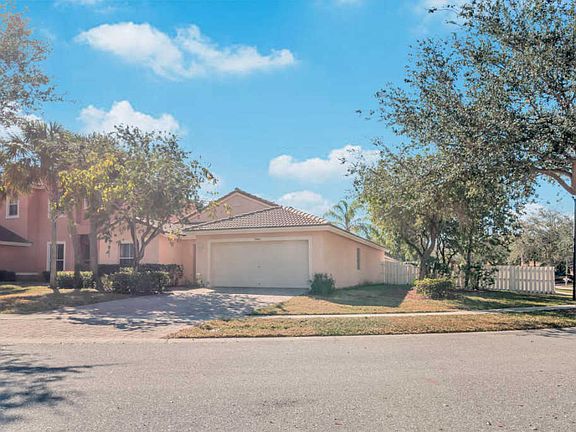 4th image of 3846 Torres Cir