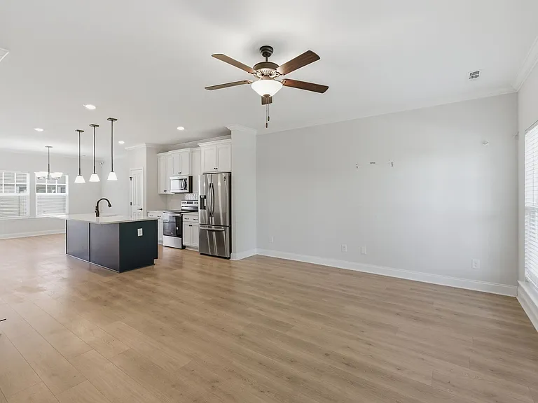 1021 Milson Ln — Photo 4