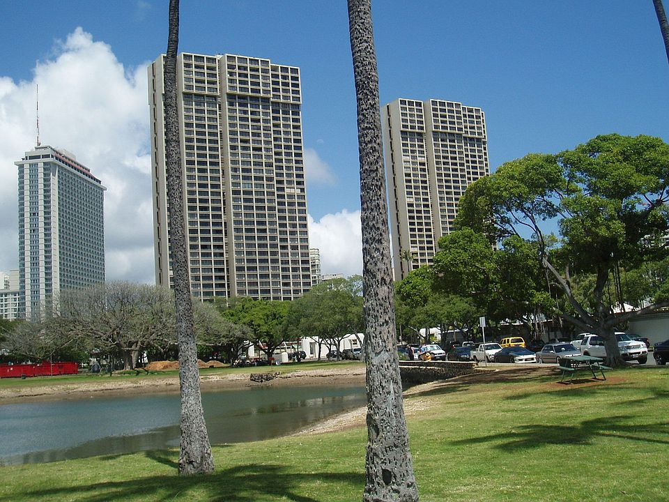 Yacht Harbor Towers