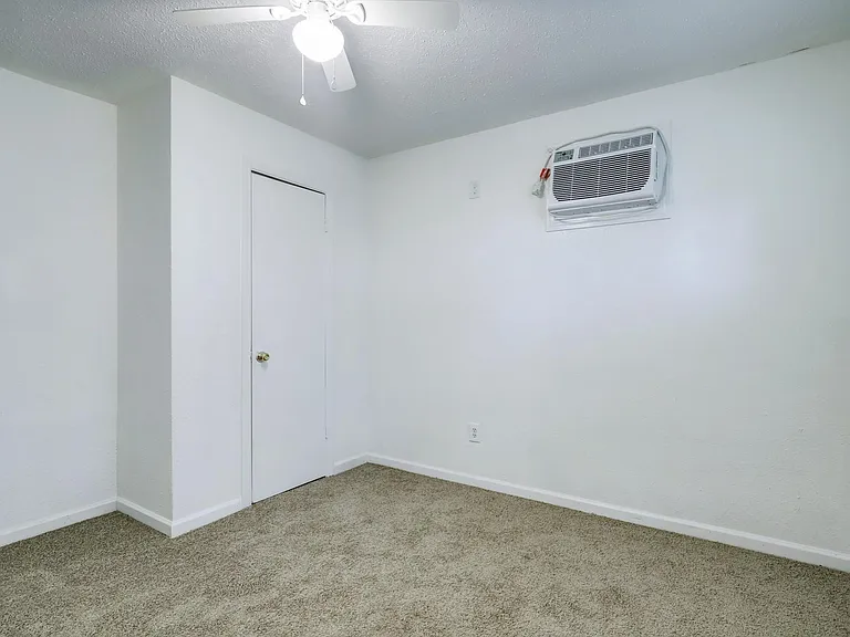 3823 Lydia St #4 — Photo 13