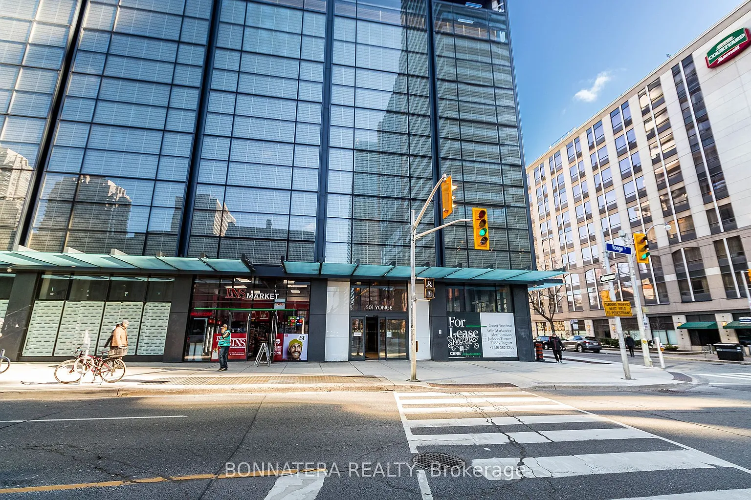 501 Yonge St #2313 photo 1