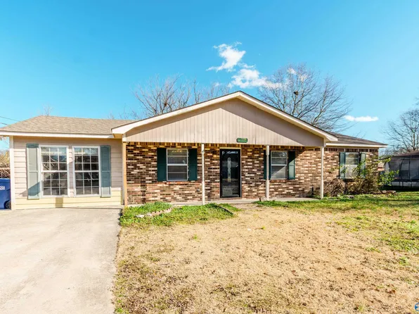 1114 Terry Cir, Albertville, AL 35951