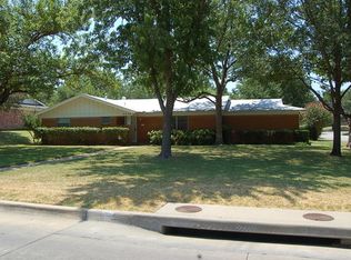 7350 Meadowbrook Dr, Fort Worth, TX 76112