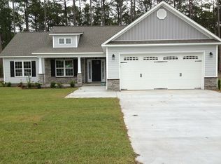 103 Apple Dr, Havelock, NC 28532