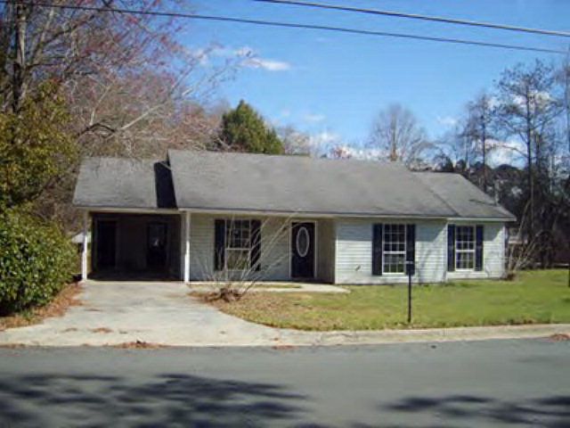 1st image of 306 McDonald Ave N