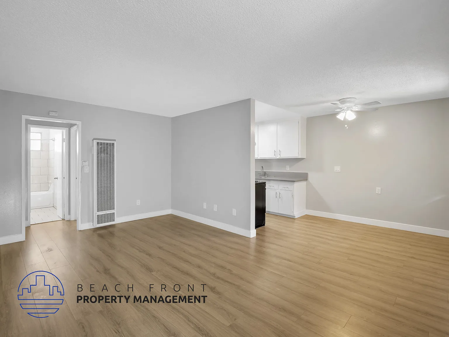 1545 Pine Ave. — Photo 1