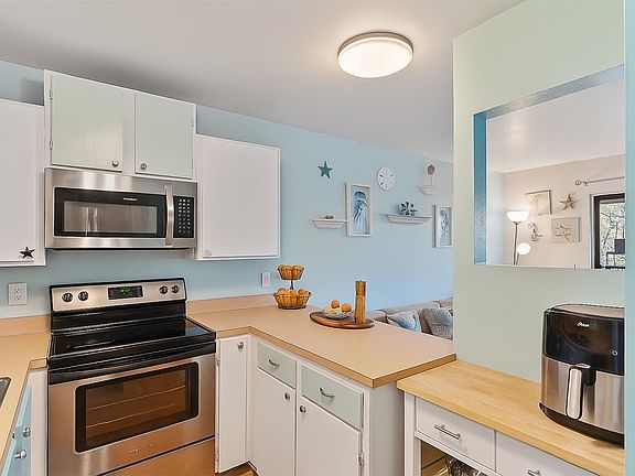 5th image of 3740 Lower Honoapiilani Rd APT F306