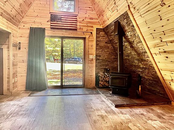 4th image of 10449 Northwoods Trl