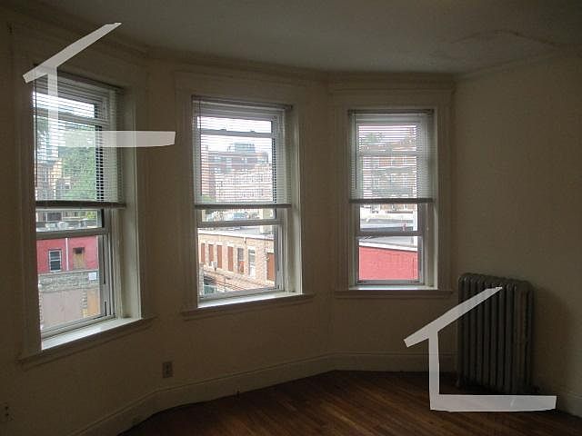 2nd image of 111 Park Dr #36PB