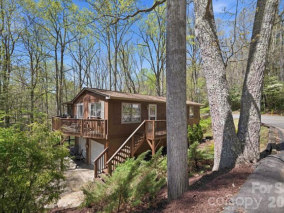 2nd image of 806 Dogwood Rd