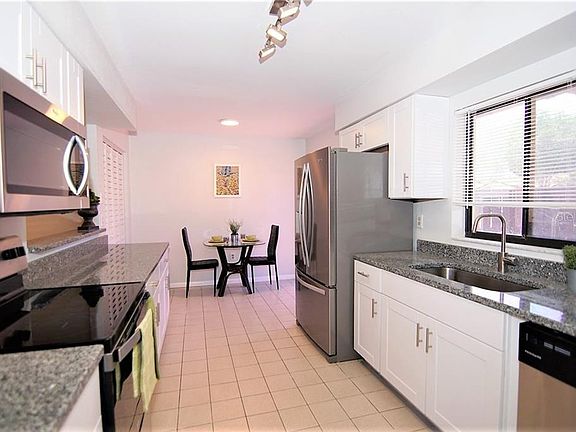 4th image of 2026 Kings Crossing St SW
