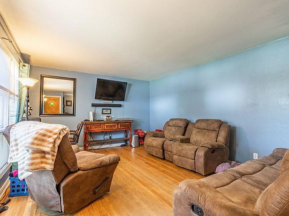 2nd image of 2813 W Harris Ave