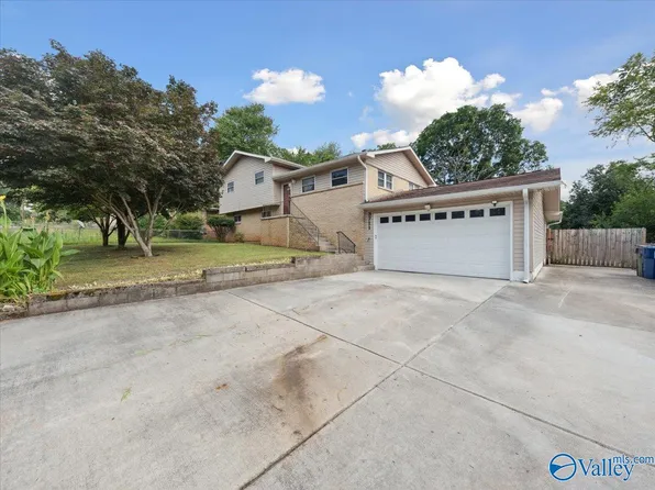 3711 McEwen Dr NW, Huntsville, AL 35810