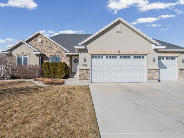 1587 E Smithfield Dr, Eagle Mountain, UT 84005