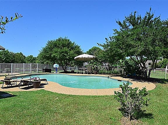 2nd image of 300 Highland Ct