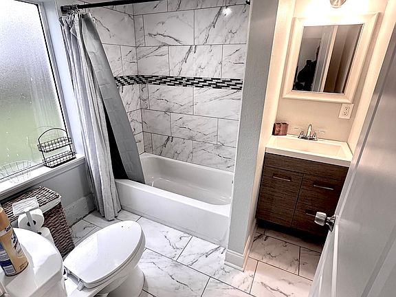 5th image of 3518 Louisiana Avenue Pkwy #3