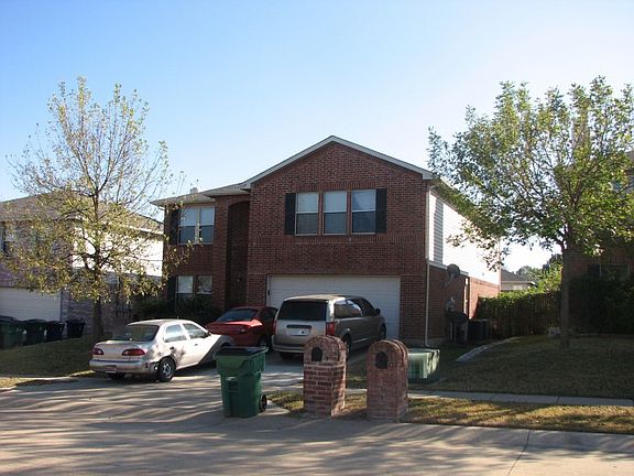 3rd image of 2517 Lake Meadow Dr