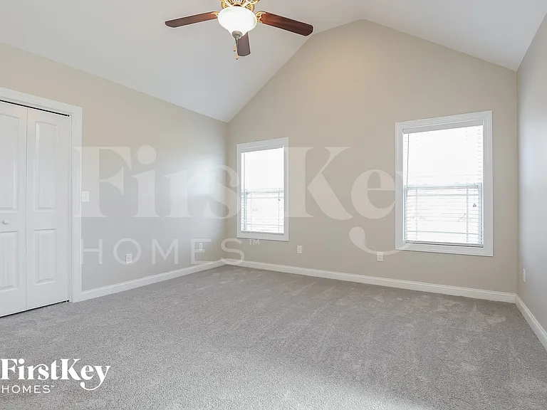 669 Richards Dr — Photo 7